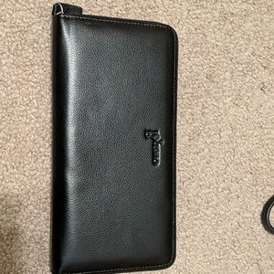 Balzano zip around wallet